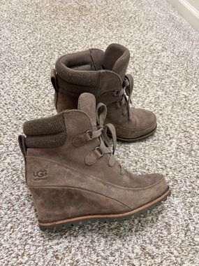 UGG Kriston Waterproof Wedge Lace-Up Ankle Boots7